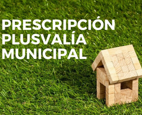 Casa de madera sobre césped